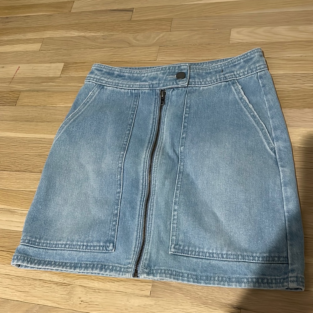 ADORABLE BILLABONG JEAN SKIRT